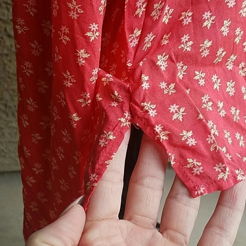 Women's Gap Coral Red Blouse Sz M Floral Lightweight - Picture 4 of 8